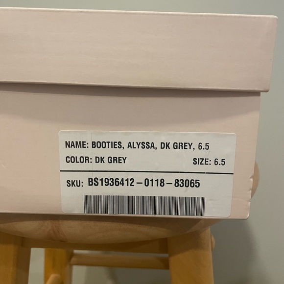 Dark grey booties - Picture 8 of 11